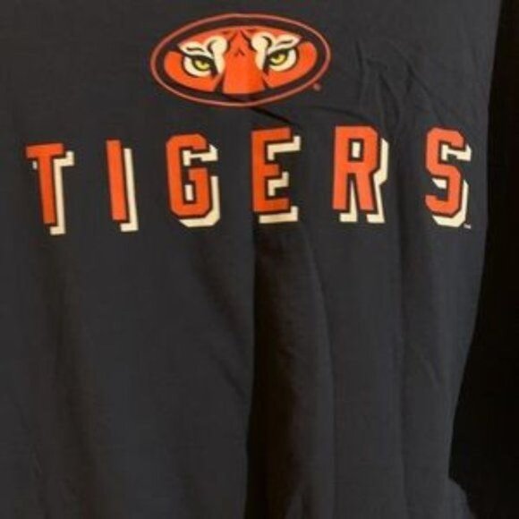 Auburn Tigers AU University Men’s Logo T-Shirt size L NCAA Colosseum New - Picture 6 of 7